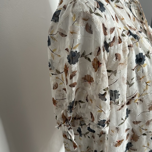 EUC BaeVely Floral Ruffle Blouse Size Medium - Picture 5 of 15